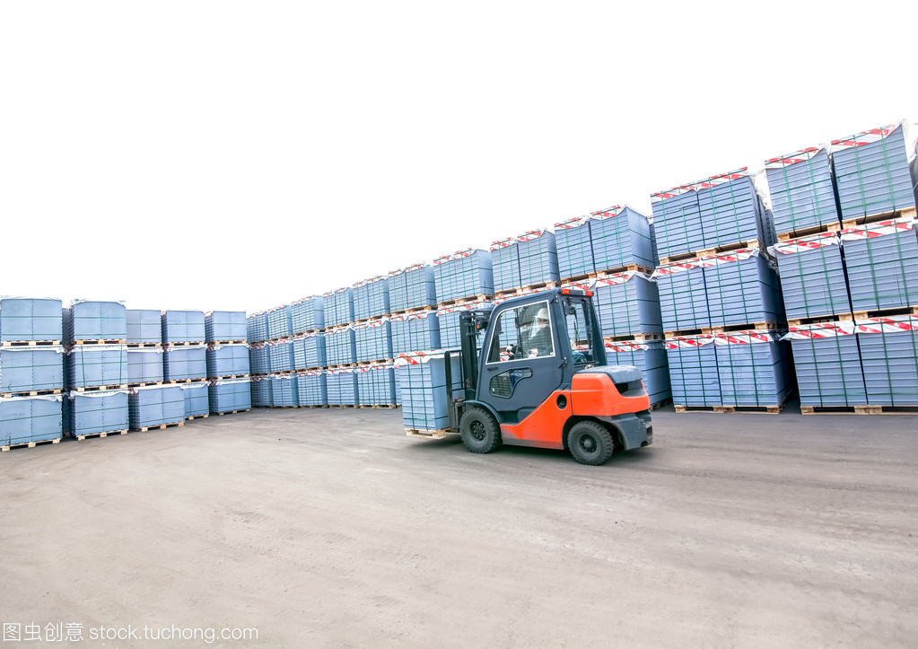 自动装载机砼砌块房屋建筑工厂附近